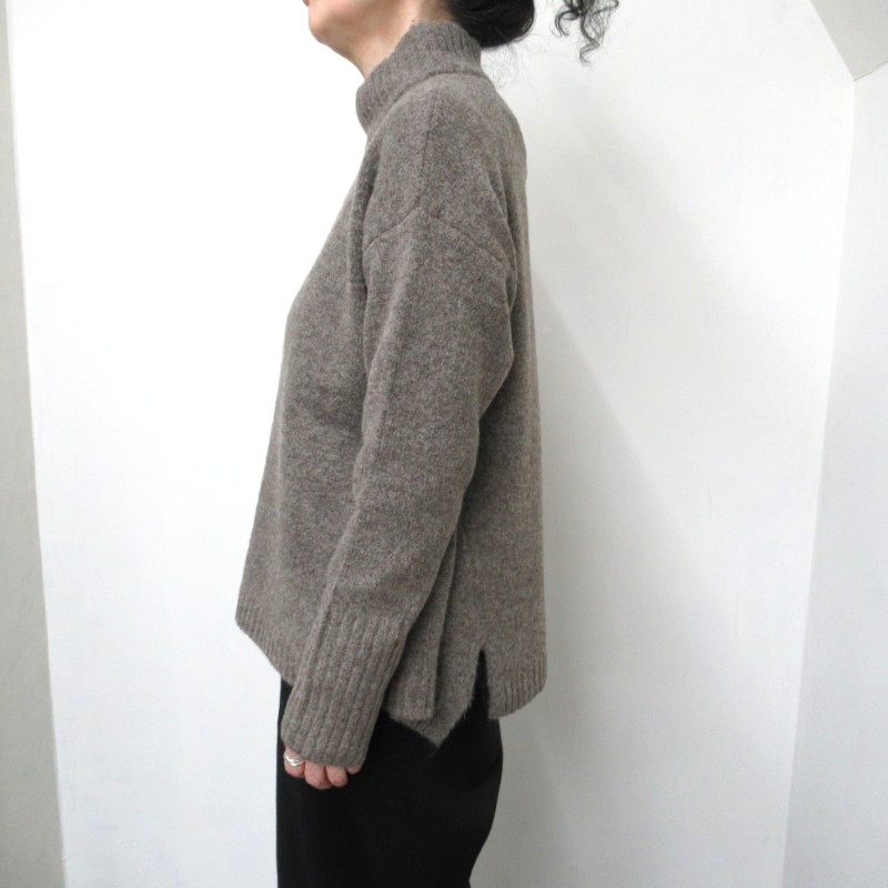 mao made  ハイネックAラインバックスリットプルオーバー /MOC15